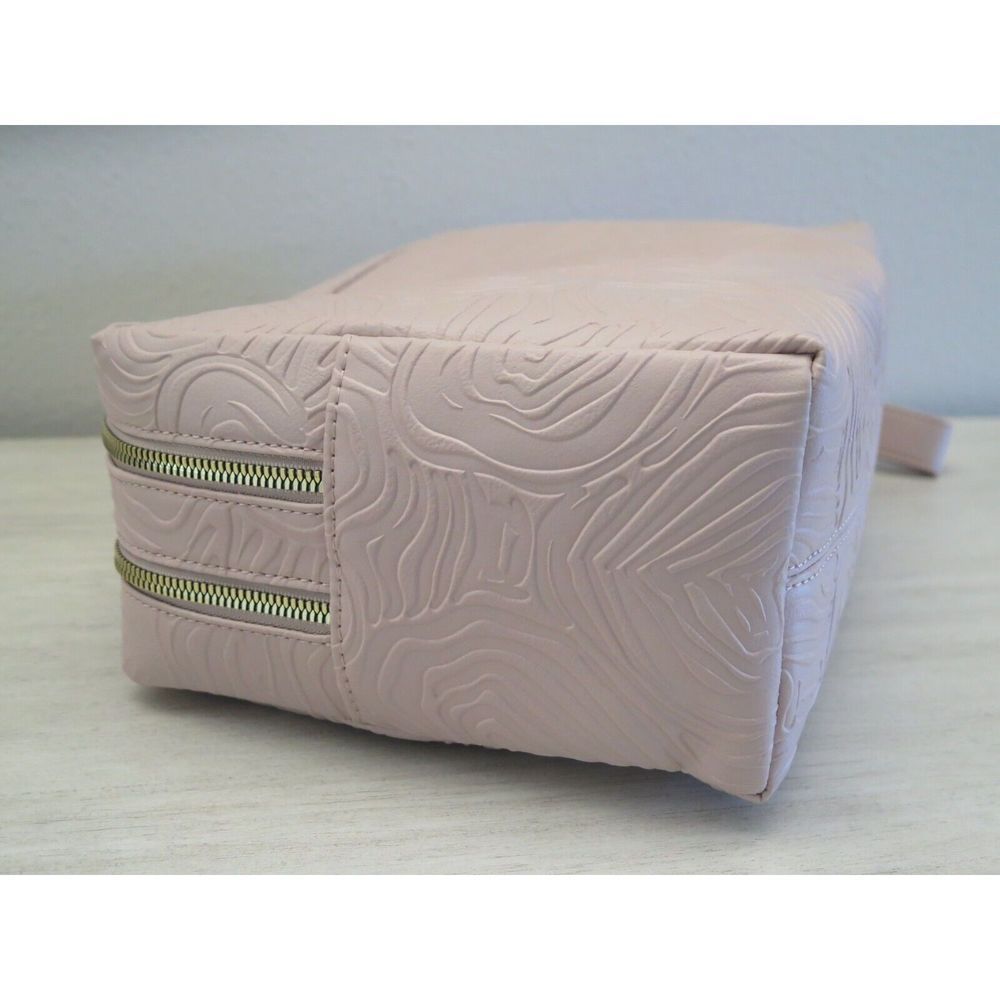 Betsey Johnson CBJ-1056 Women's Rose Pink Double Zip Weekender Bag $68 - Picture 7 of 11
